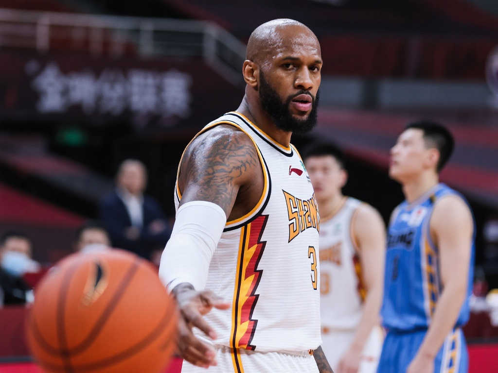 尽管在进攻 尽管在进攻